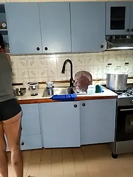 Alison fitness online show from 11-25-25, 11:10