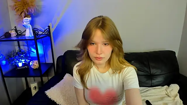 Snapshot of EvaStevs chatting on 12-14-24, 07:14 EvaStevs online show from 12-14-24, 07:14