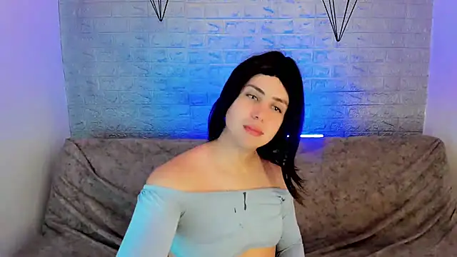 Snapshot of Oxana-Novikov chatting on 05-02-26, 09:20 Oxana-Novikov online show from 05-02-26, 09:20