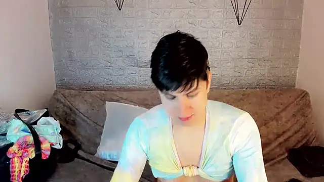 Snapshot of Oxana-Novikov chatting on 05-19-26, 11:22 Oxana-Novikov online show from 05-19-26, 11:22