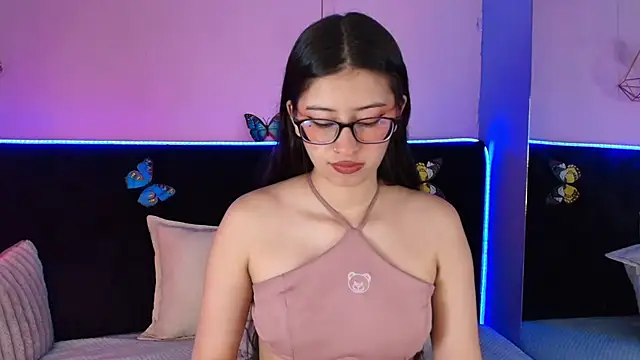 Anastasia Whitee online show from 04-26-26, 02:04