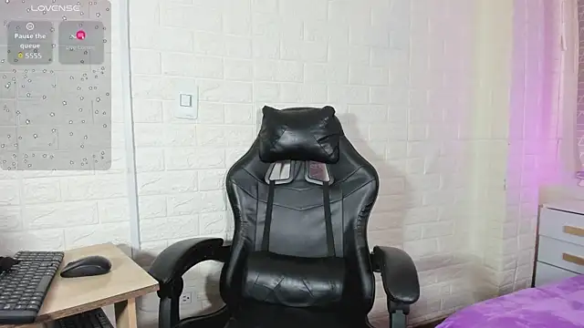 sweet kitty0110 online show from 01-07-26, 08:55