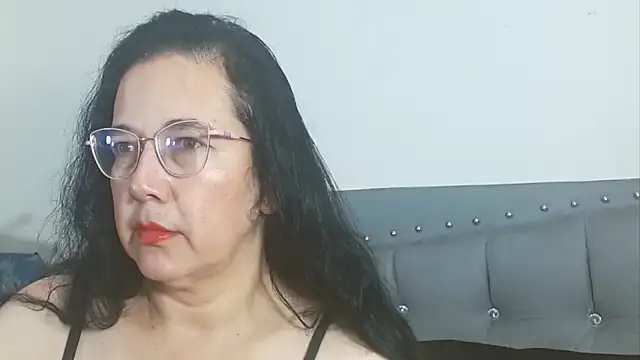 Snapshot of maturepriscila chatting on 06-26-26, 01:15 maturepriscila online show from 06-26-26, 01:15