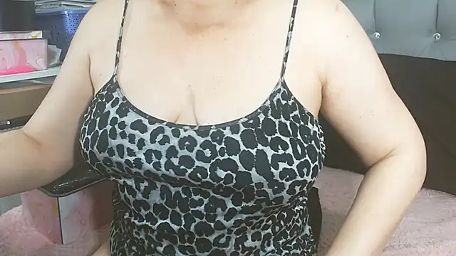 Snapshot of maturepriscila chatting on 07-24-26, 01:31 maturepriscila online show from 07-24-26, 01:31