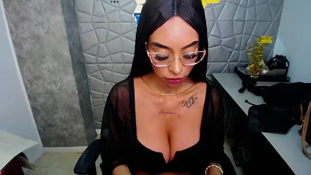 Tiffanny online show from 03-09-25, 03:49