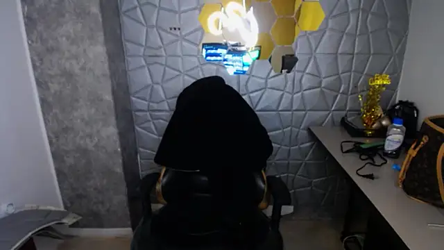 Tiffanny online show from 03-13-25, 12:46