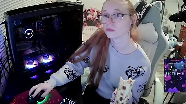 LilyFoxxx online show from 11-24-25, 04:23