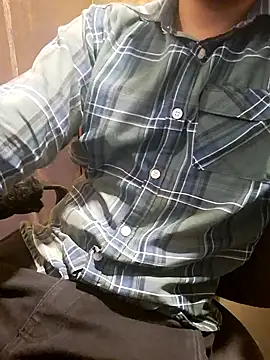 Snapshot of shan__22 chatting on 12-20-24, 05:29 shan 22 online show from 12-20-24, 05:29