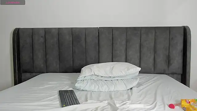 Snapshot of valtira_nova chatting on 02-04-25, 06:46 valtira nova online show from 02-04-25, 06:46