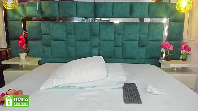 Snapshot of valtira_nova chatting on 11-04-25, 07:24 valtira nova online show from 11-04-25, 07:24