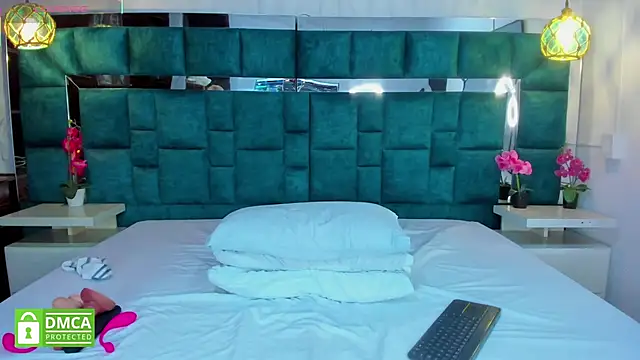 Snapshot of valtira_nova chatting on 11-12-25, 07:35 valtira nova online show from 11-12-25, 07:35