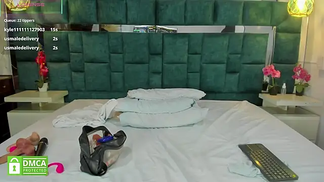 Snapshot of valtira_nova chatting on 11-16-25, 01:00 valtira nova online show from 11-16-25, 01:00