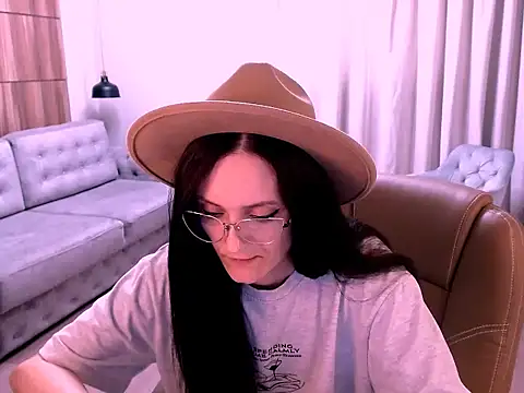 Amazingeyes88 online show from 04-28-26, 11:26