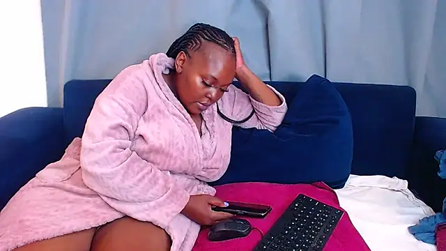 Snapshot of CHERRYYUMMY chatting on 09-28-25, 04:23 CHERRYYUMMY online show from 09-28-25, 04:23