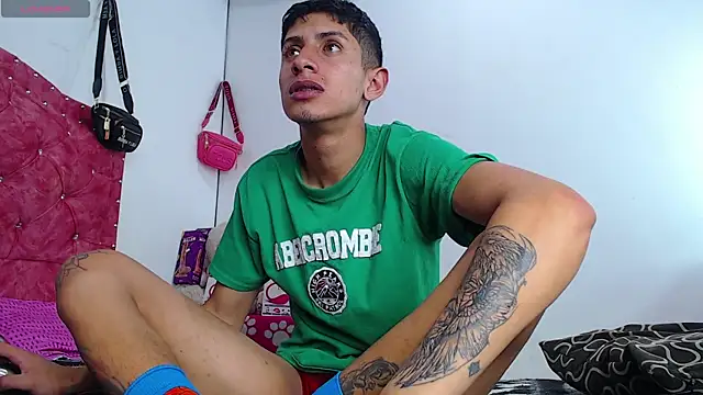 Snapshot of BIG_cockpether chatting on 01-29-25, 08:40 BIG cockpether online show from 01-29-25, 08:40