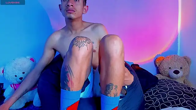 Snapshot of BIG_cockpether chatting on 10-19-25, 11:33 BIG cockpether online show from 10-19-25, 11:33