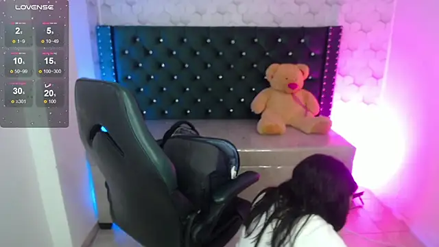 Snapshot of Sofi_hot_4m chatting on 10-06-25, 12:46 Sofi hot 4m online show from 10-06-25, 12:46