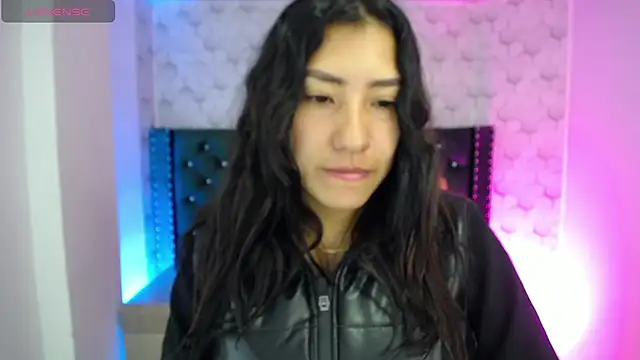 Snapshot of Sofi_hot_4m chatting on 10-09-25, 05:22 Sofi hot 4m online show from 10-09-25, 05:22