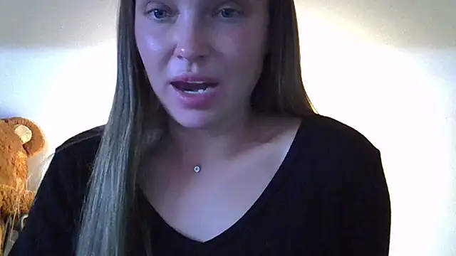 Snapshot of Lucky_Anna chatting on 09-13-25, 09:47 Lucky Anna online show from 09-13-25, 09:47