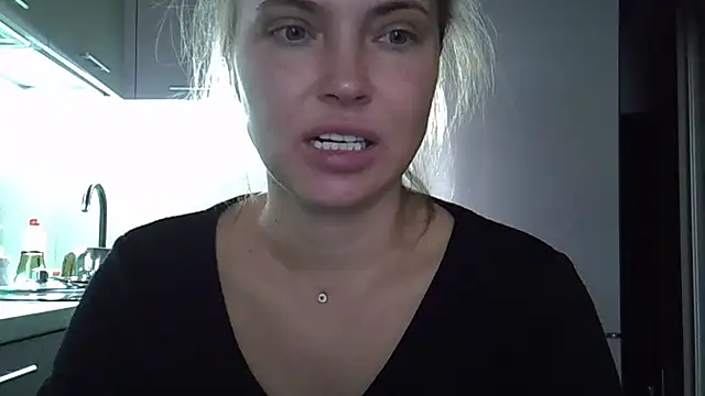 Snapshot of Lucky_Anna chatting on 09-27-25, 06:07 Lucky Anna online show from 09-27-25, 06:07