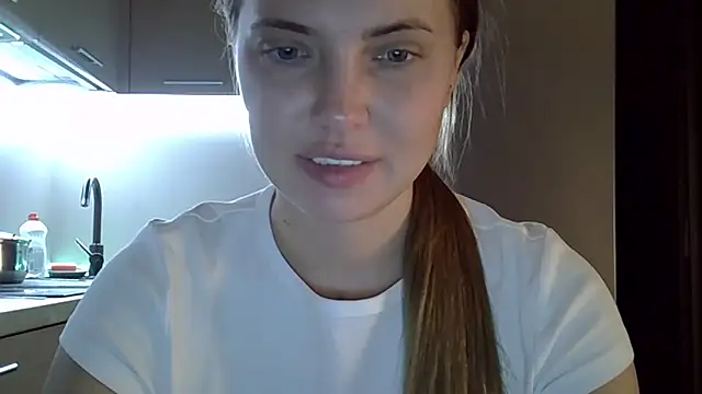 Snapshot of Lucky_Anna chatting on 10-25-25, 06:24 Lucky Anna online show from 10-25-25, 06:24