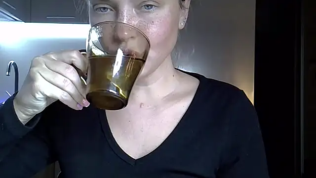 Snapshot of Lucky_Anna chatting on 02-10-26, 09:41 Lucky Anna online show from 02-10-26, 09:41