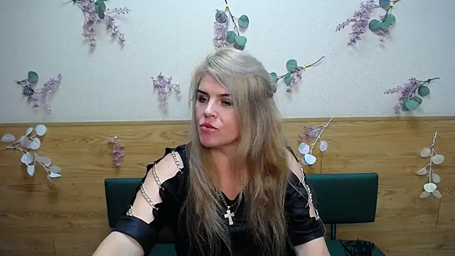Snapshot of Julya_Barbi chatting on 12-17-24, 06:02 Julya Barbi online show from 12-17-24, 06:02
