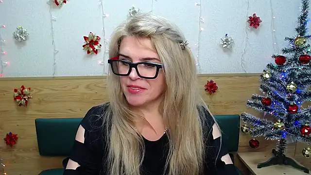 Snapshot of Julya_Barbi chatting on 12-20-24, 09:21 Julya Barbi online show from 12-20-24, 09:21