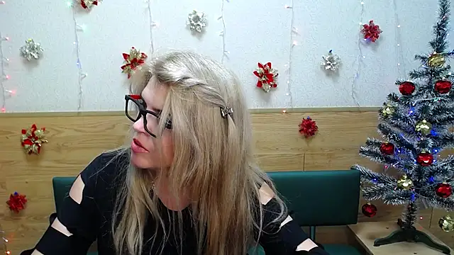 Snapshot of Julya_Barbi chatting on 12-20-24, 12:38 Julya Barbi online show from 12-20-24, 12:38