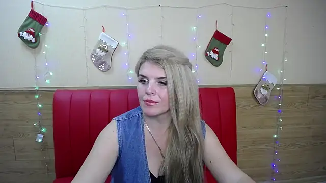 Snapshot of Julya_Barbi chatting on 01-13-25, 12:30 Julya Barbi online show from 01-13-25, 12:30