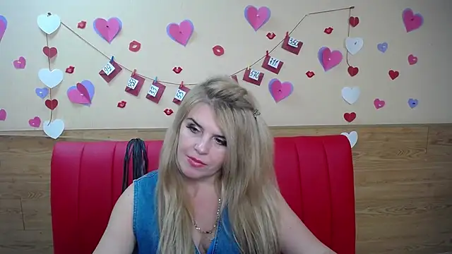 Snapshot of Julya_Barbi chatting on 02-05-25, 09:04 Julya Barbi online show from 02-05-25, 09:04
