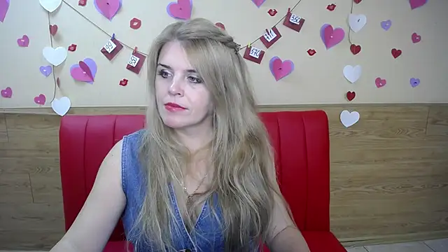 Snapshot of Julya_Barbi chatting on 02-26-25, 06:04 Julya Barbi online show from 02-26-25, 06:04
