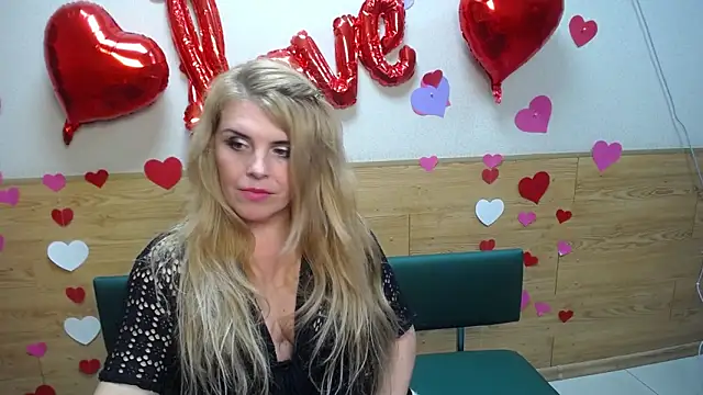 Snapshot of Julya_Barbi chatting on 03-05-25, 06:01 Julya Barbi online show from 03-05-25, 06:01