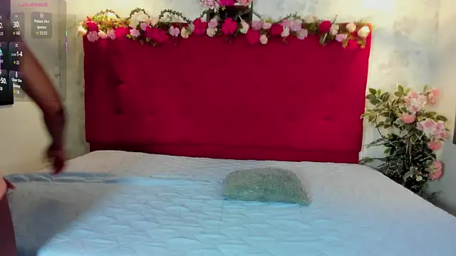 Snapshot of SilvannaFit chatting on 09-11-25, 12:05 SilvannaFit online show from 09-11-25, 12:05