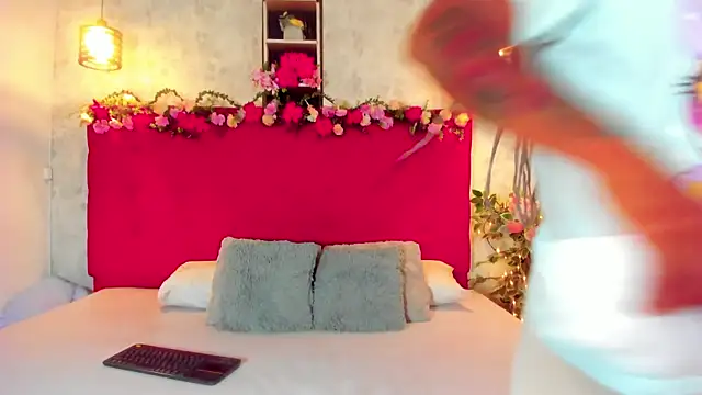 Snapshot of SilvannaFit chatting on 09-14-25, 08:46 SilvannaFit online show from 09-14-25, 08:46