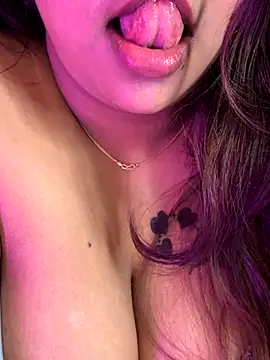 Snapshot of wildestcouplee chatting on 11-16-25, 07:41 wildestcouplee online show from 11-16-25, 07:41