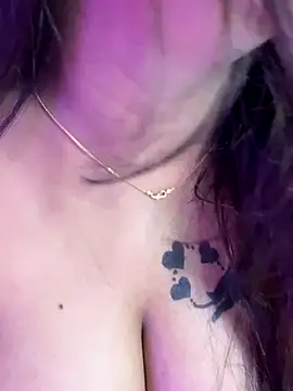 Snapshot of wildestcouplee chatting on 12-03-25, 05:33 wildestcouplee online show from 12-03-25, 05:33