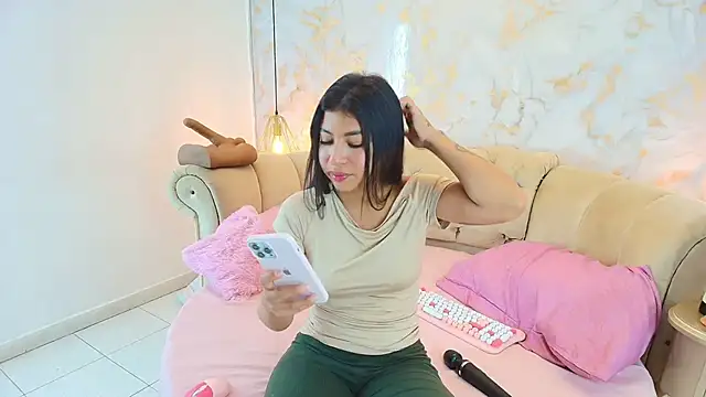 khloeblake online show from 11-18-25, 05:12