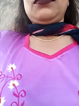Snapshot of Sneha_gril chatting on 02-15-25, 10:33 Sneha gril online show from 02-15-25, 10:33