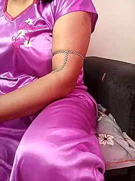 Snapshot of Sneha_gril chatting on 03-12-25, 08:30 Sneha gril online show from 03-12-25, 08:30
