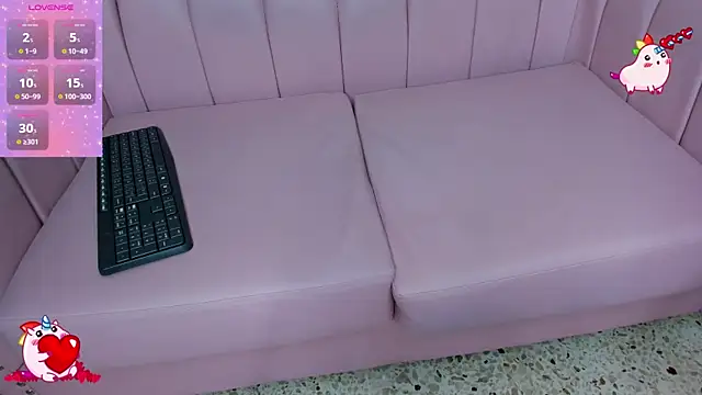 Snapshot of Aaliyah_Salma chatting on 01-17-25, 10:45 Aaliyah Salma online show from 01-17-25, 10:45