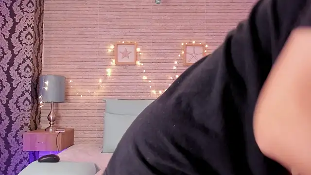 Snapshot of Catalinna_Thompson chatting on 12-29-24, 06:05 Catalinna Thompson online show from 12-29-24, 06:05