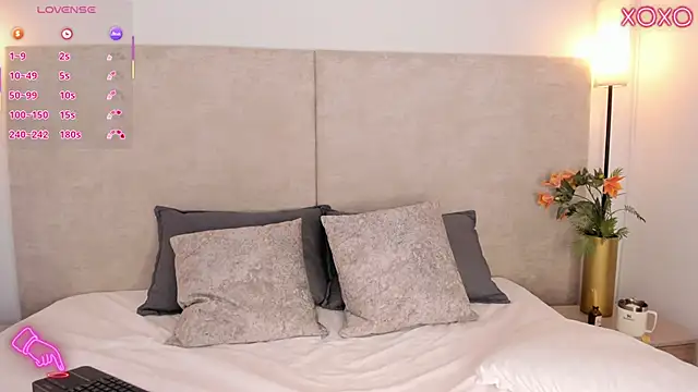 Saori newman online show from 11-28-25, 11:57