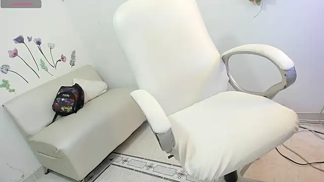 ariana crazzy online show from 12-17-24, 06:09