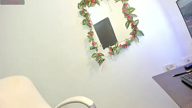 ariana crazzy online show from 12-27-24, 06:10