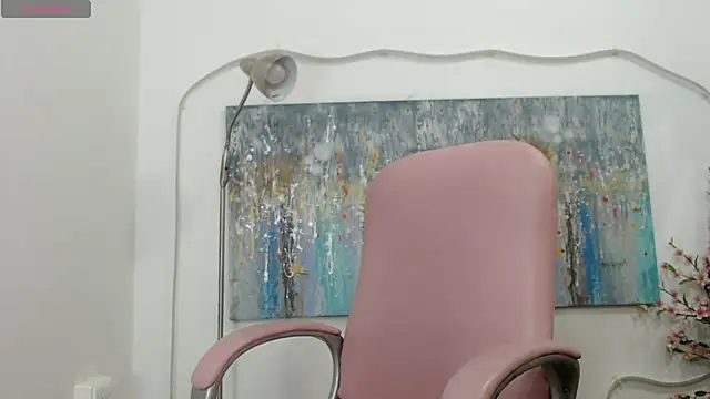 ariana crazzy online show from 12-30-24, 04:29