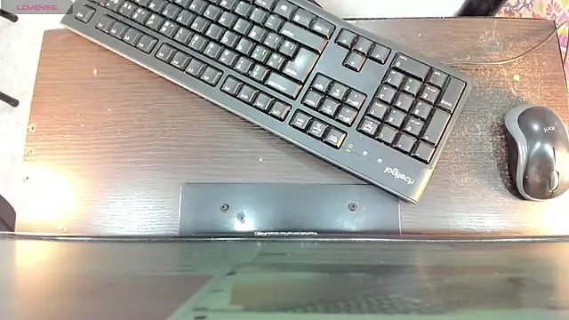 ariana crazzy online show from 01-13-25, 04:08