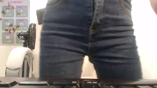 ariana crazzy online show from 01-24-25, 05:11