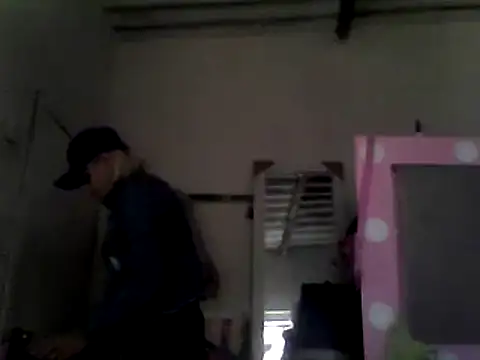 ariana crazzy online show from 02-19-25, 09:14