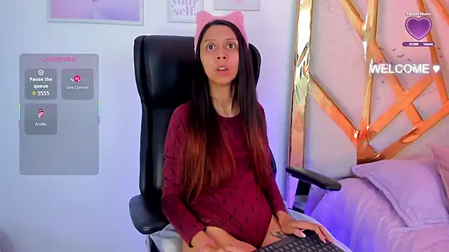 Snapshot of Goddess__Lilith chatting on 10-25-25, 03:47 Goddess Lilith online show from 10-25-25, 03:47